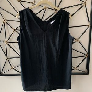 Women’s M Foxcroft black linen tank top, pleat detail at shoulder, button back